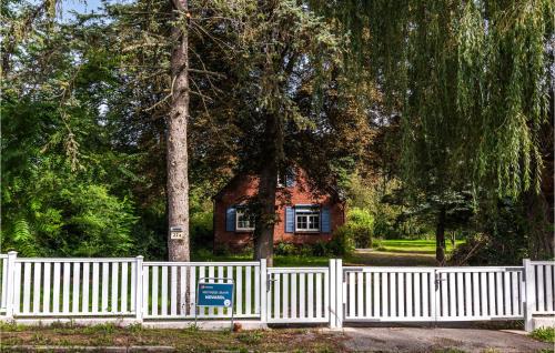 3 Bedroom Gorgeous Home In Neukloster