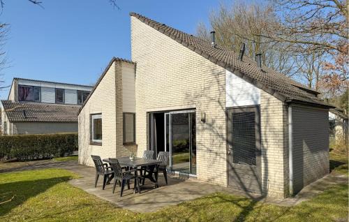 3 Bedroom Stunning Home In Hoeven