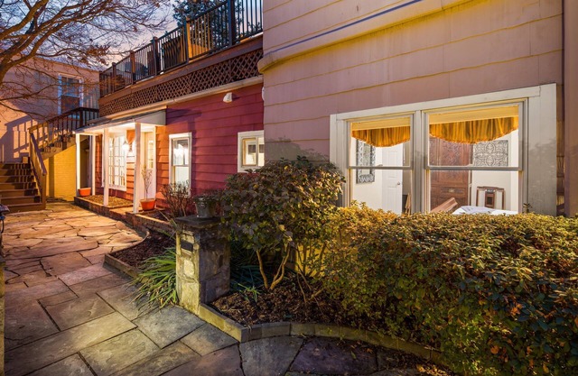3 blocks to Capitol - Great Neighborhood- Gorgeous