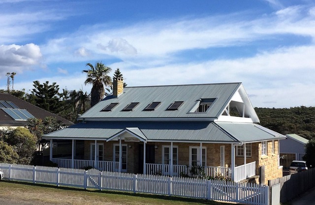3 for 2 offer! 50m to beach - oceanviews - Nat. Park views - whales - open fire