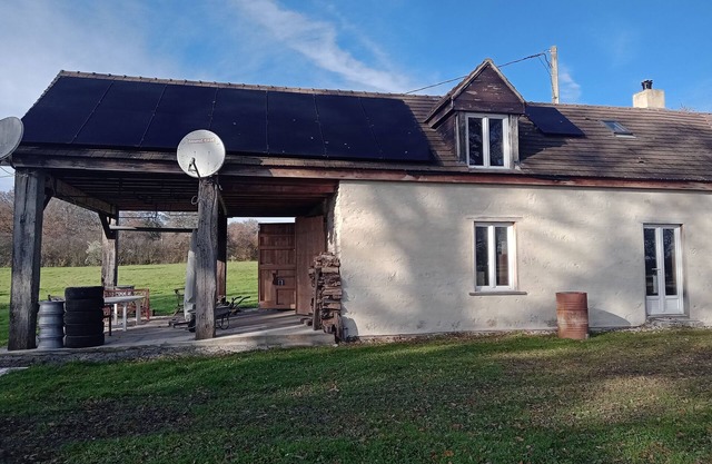 3 guest rooms in a charming dwelling in the bocage bourdonnais