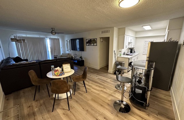 3 Min Walk to Strip/Free Parking Near Stratosphere Casino/Entire Apartment