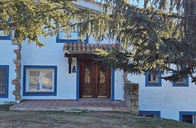 30 min from Madrid ideal for family reunions, retreats, workshops .