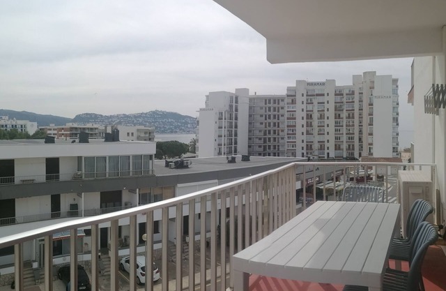 3370 - LA SOLANA B 4-09 VERY GOOD SITUATION, 2ND LINE OF THE BEACH (80m) IN THE URBANIZATION OF SANTA MARGARITA.