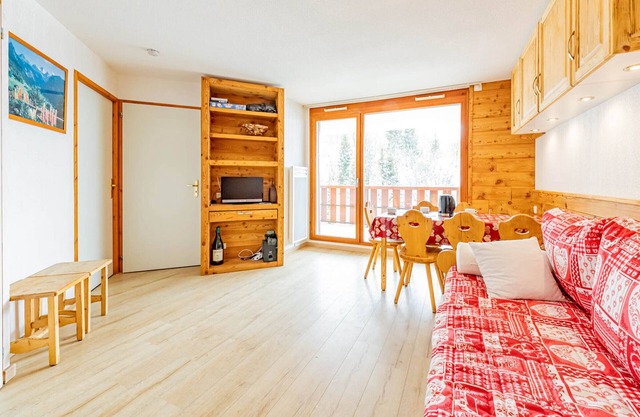 33m² Apartment for 7, near slopes, balcony, 2 bedrooms