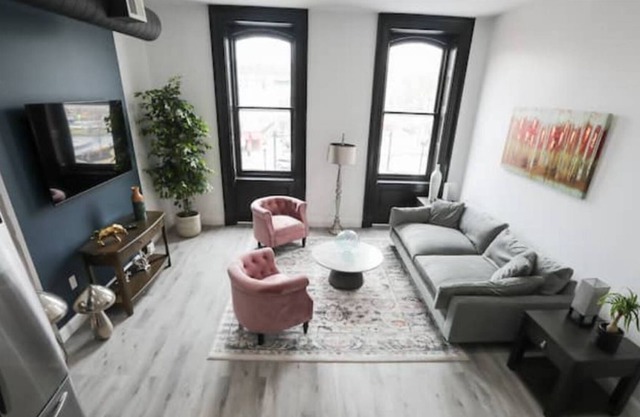 3B Stay in Downtown Easton 2BR