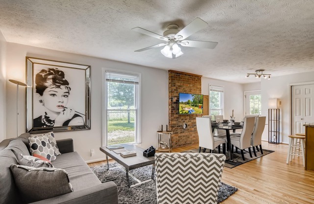 3BR/2BATH Gorgeous Country Near Nashville! (F1)