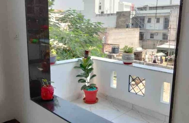 3Br/3Ba townhome in posh locality of Jaipur with AC, WiFi, fitness area