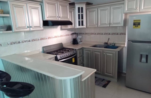 3DR Huge Lovely Apt to enjoy, Pool/patio 4 Parties