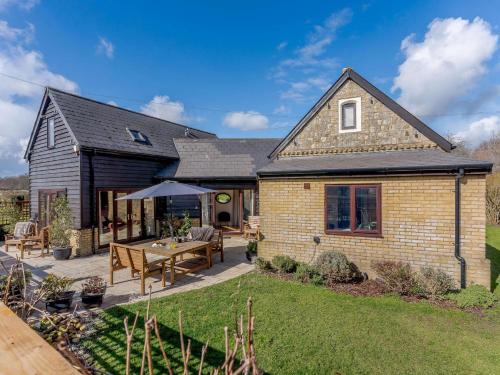 4 Bed in Ashford 86647