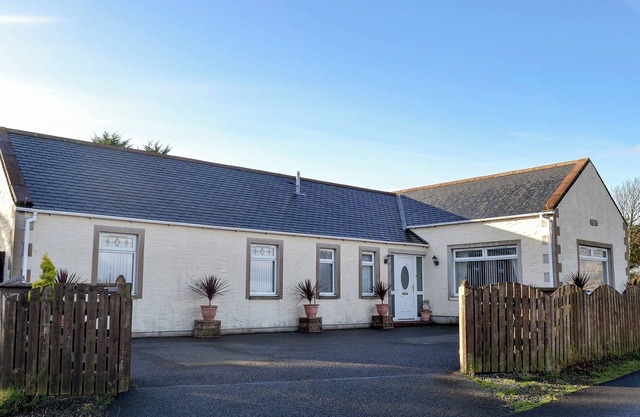 4 bedroom accommodation in Sandyhills