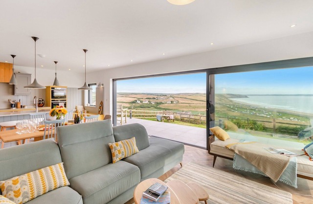 4 bedroom accommodation in Newgale