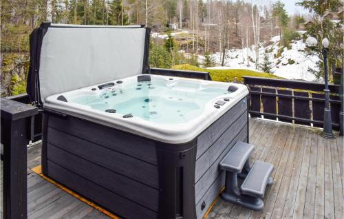 4 Bedroom Awesome Home In Drangedal