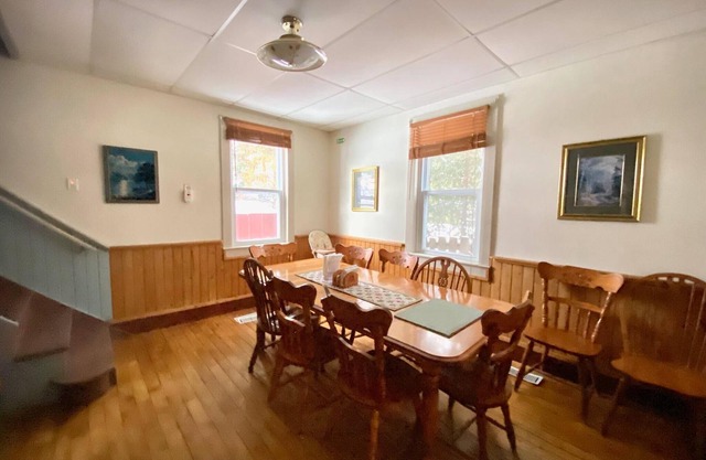 4 Bedroom Cottage On Manitoulin Island - Next to Sandy Beach!