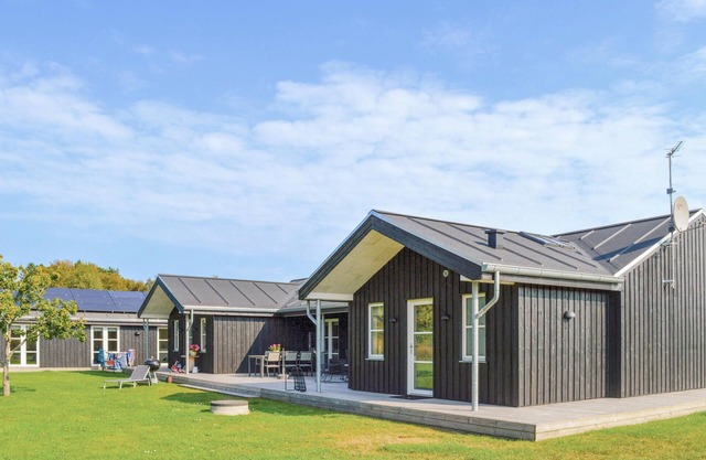 4 bedroom cozy home in Sæby