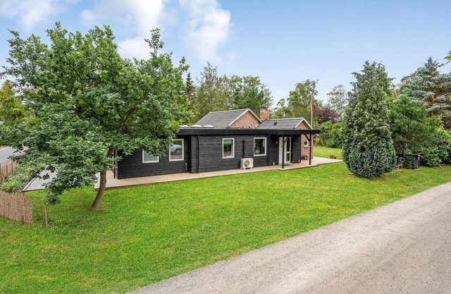 4 bedroom lovely home in Knebel
