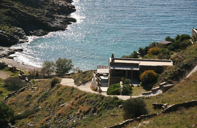 4 bedroom luxury villa, on secluded wind-less beach, tranquil, on-site support