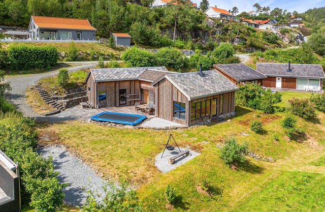 4 bedroom stunning home in Hjelmeland
