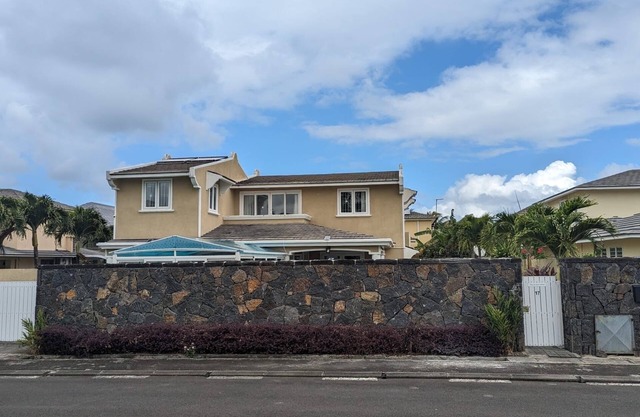 4 bedrooms detached villa sleep 8, private and quite area at Blue bay