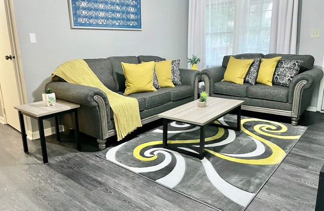 4 Bedrooms, Newly Remodeled, Quiet Neighborhood!