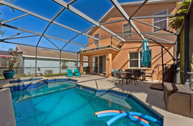 4 BR Heated Pool Home + Game Room + Sleeps 12!