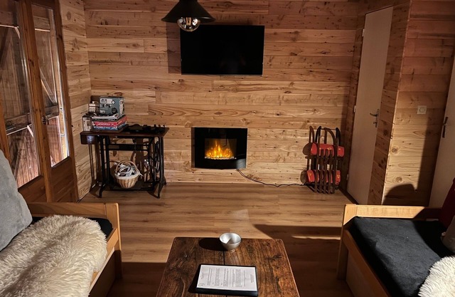 4 Chambres: 85 m2 + 35 m2 de Terrasse sur les Pistes: de 8 a 12 Personnes