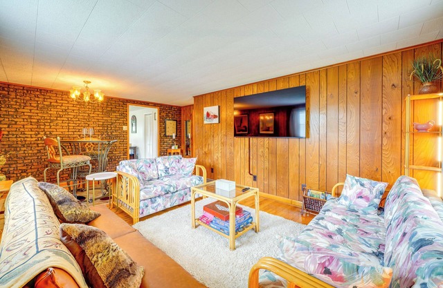 4 Mi to Off-Road Park: Beckley Area Townhome