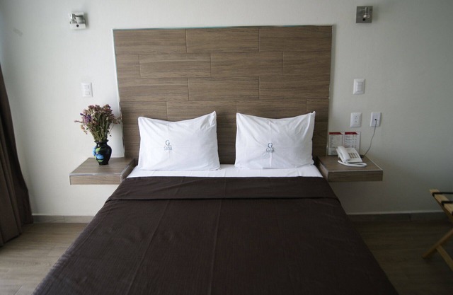 4 rooms for 8 adults near Oaxaca Airport