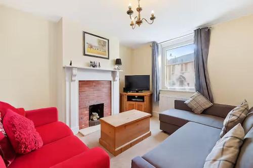 4 to 5 bedroom house near Burton Latimer, Isham and Welly