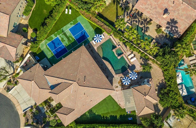 .4acre Villa w/Pool, Pickleball, Putting, GameRoom