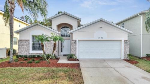 4BR Pool Home – Fall at Crystal Cove