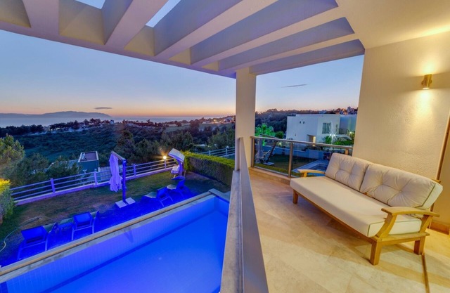 5+1Villa with Private Pool & Sea view