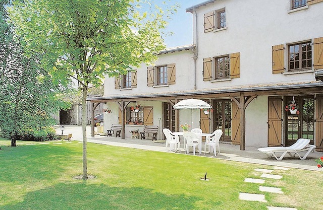 5 bedroom awesome home in Louzy