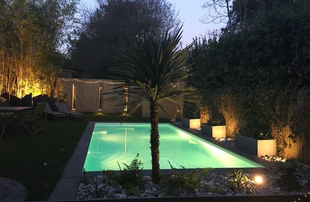 5-bedroom house with heated pool in Nantes close to shops