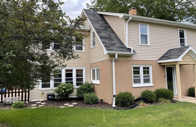 5-Bedroom Sleeps up to 12 + Spacious!
