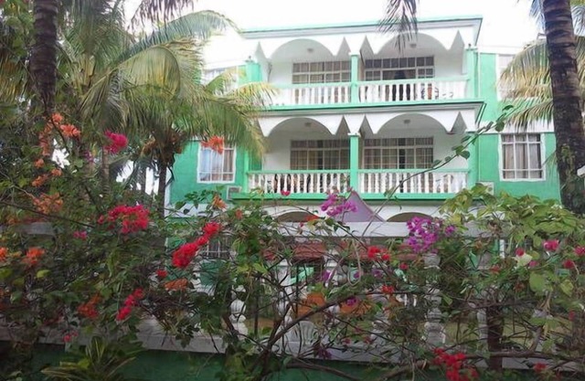 5 min walk to the beach, spacious and fully equipped apartment, family friendly