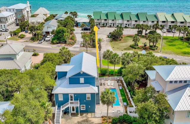 50 Steps to Quiet Gated Beach! Private Heated Pool-LOTS of Parking + 6 Bikes!