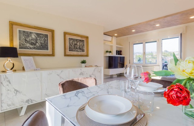 [50m lakefront] elegant penthouse