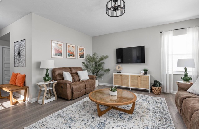 5BR Family & Group Retreat – Near Airport & Downtown Indy!