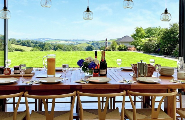 6 bedroom accommodation in Moreleigh