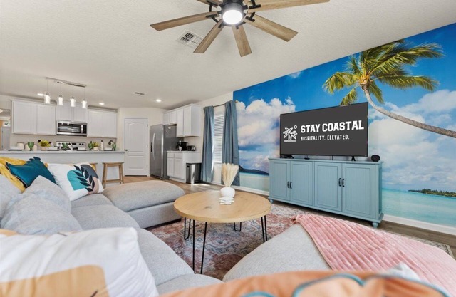 6 Beds | 12 Mins to The Beach | Pets Okay | Fenced Yard