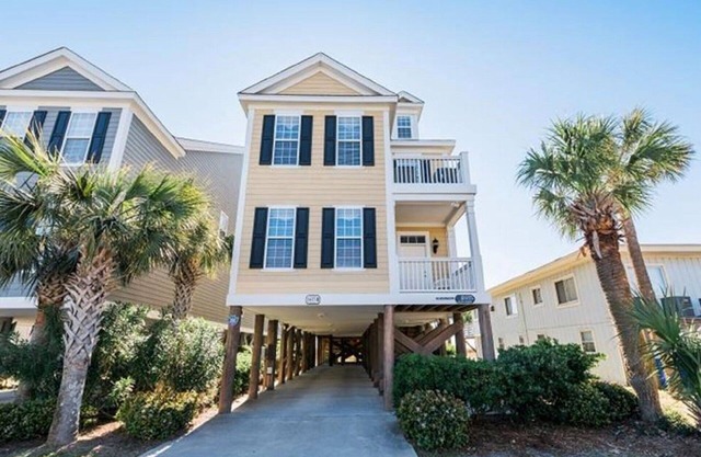 6 BR Oceanfront Home in Surfside Beach, SC. Sleeps 20