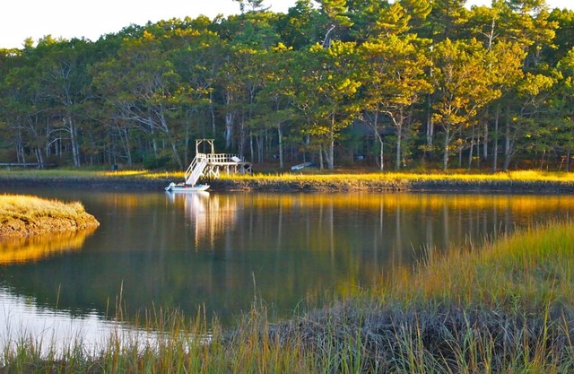 600' of Waterfront Chauncey Creek House, fenced yard, office, walk to the beach