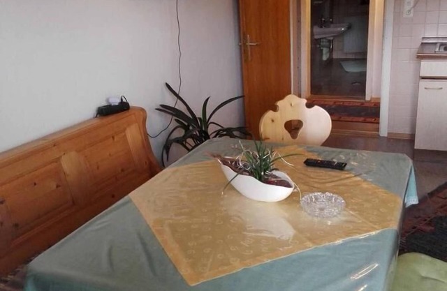 60qm-große Ferienwohnung mit 2 Schlafzimmern und Balkon