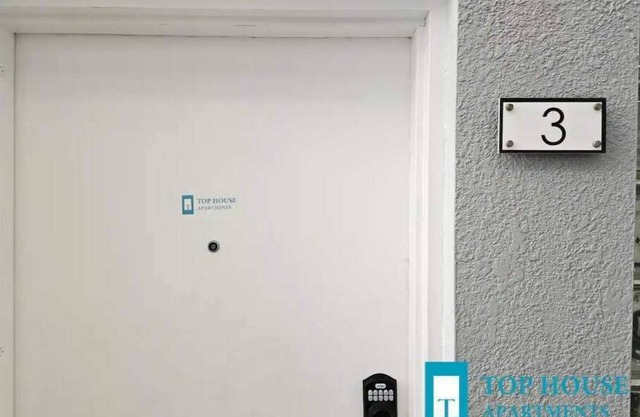 645 Airport/Top House Apartment3