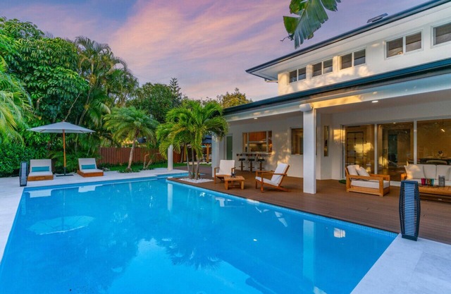 6BR | Heated Pool | Jacuzzi | Sauna | Beach area