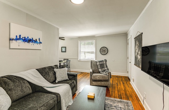 7 Mi to Dtwn: Apt w/Spacious Yard in Nashville