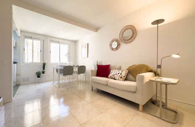 7 minutes to the beach! Newly renovated flat!