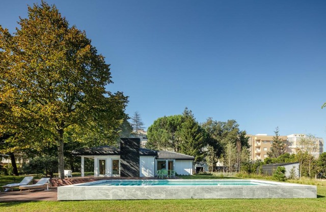 70's wood house