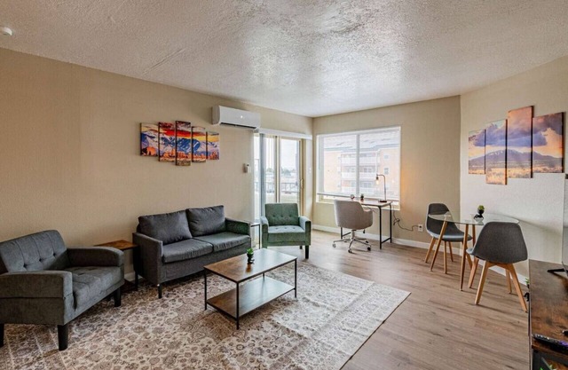 760 On The Blvd Studio 45 Overlooking NobHill